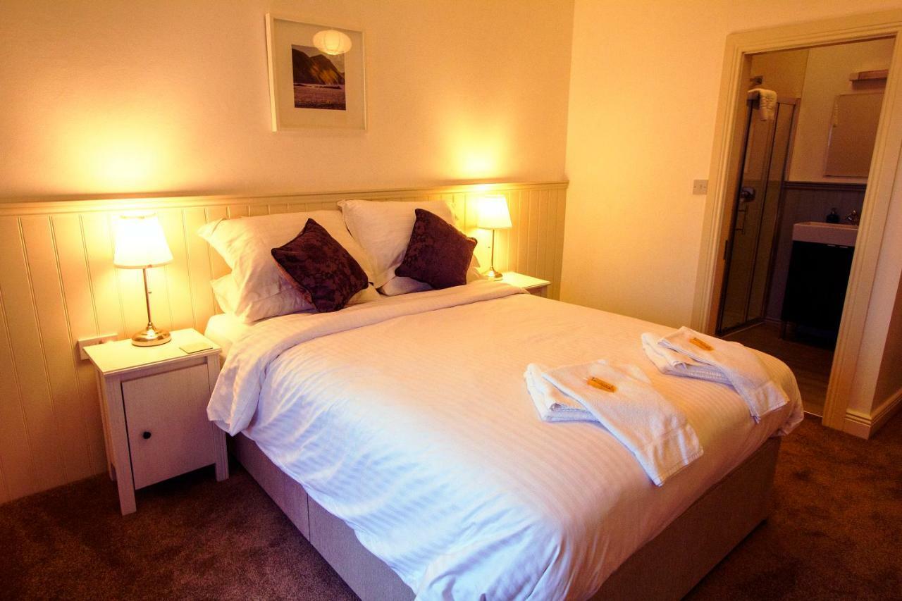 Bed and Breakfast Dingle Garden Townhouse Zewnętrze zdjęcie A bedroom at the hotel